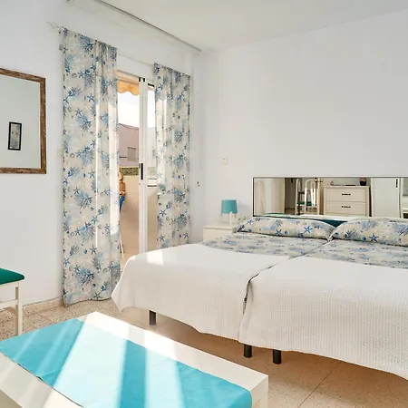 Butterfly Apartment *